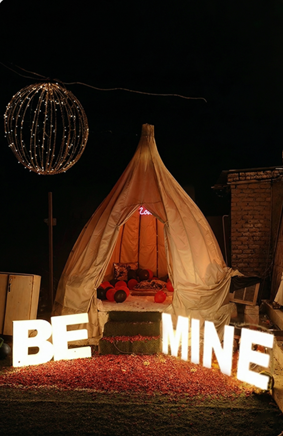 Private Decorated Cabanas - At Gurugram